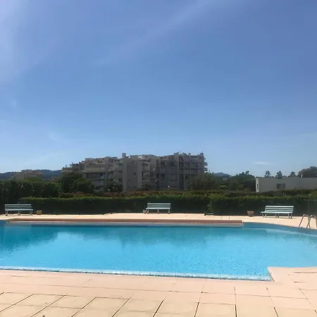 Ideal Couple, Magnifique 2 Pieces Piscine Mandelieu-la-Napoule