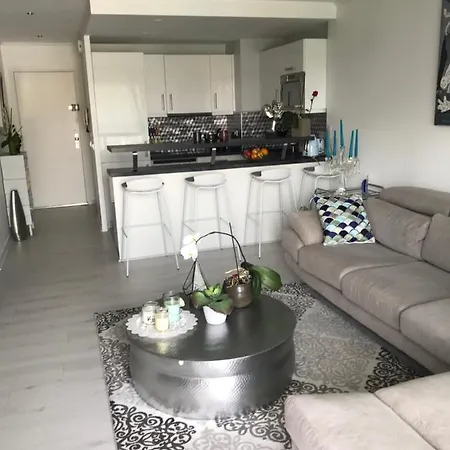 Ideal Couple, Magnifique 2 Pieces Piscine Apartment Mandelieu-la-Napoule